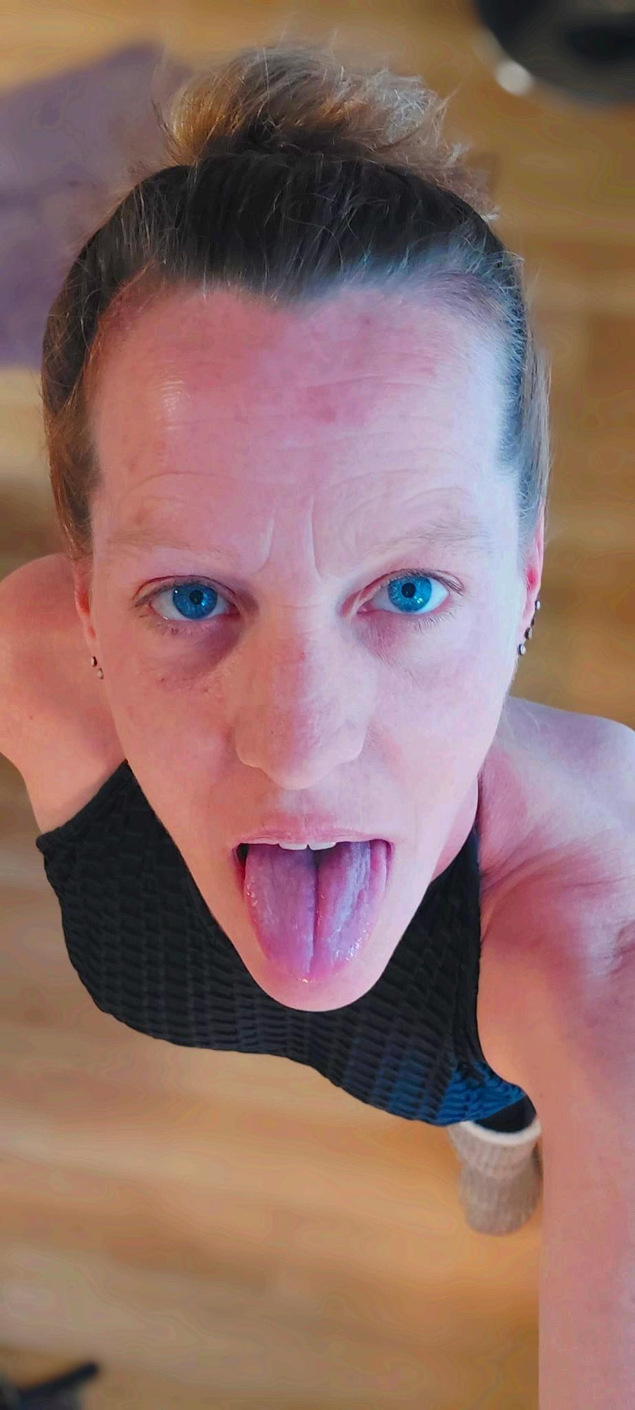 BlueEye_Girl Live Image