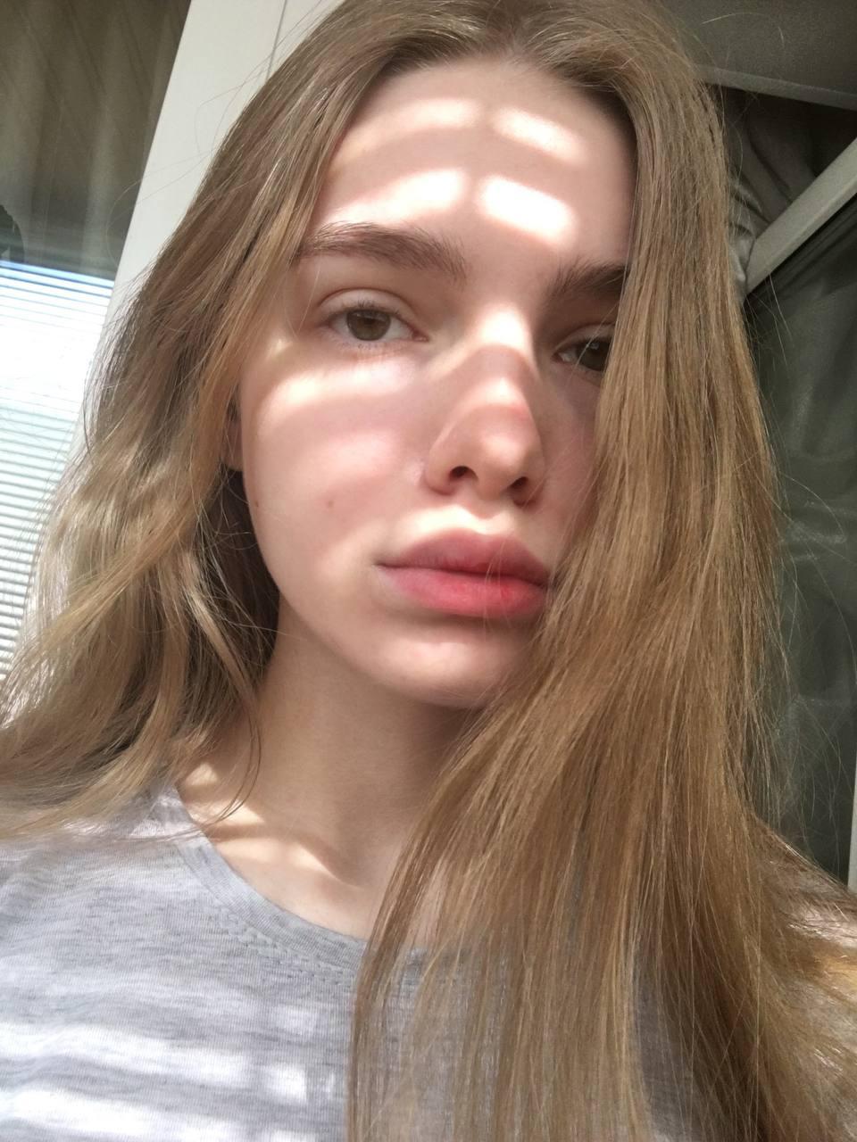 GillianBrittle Live Image