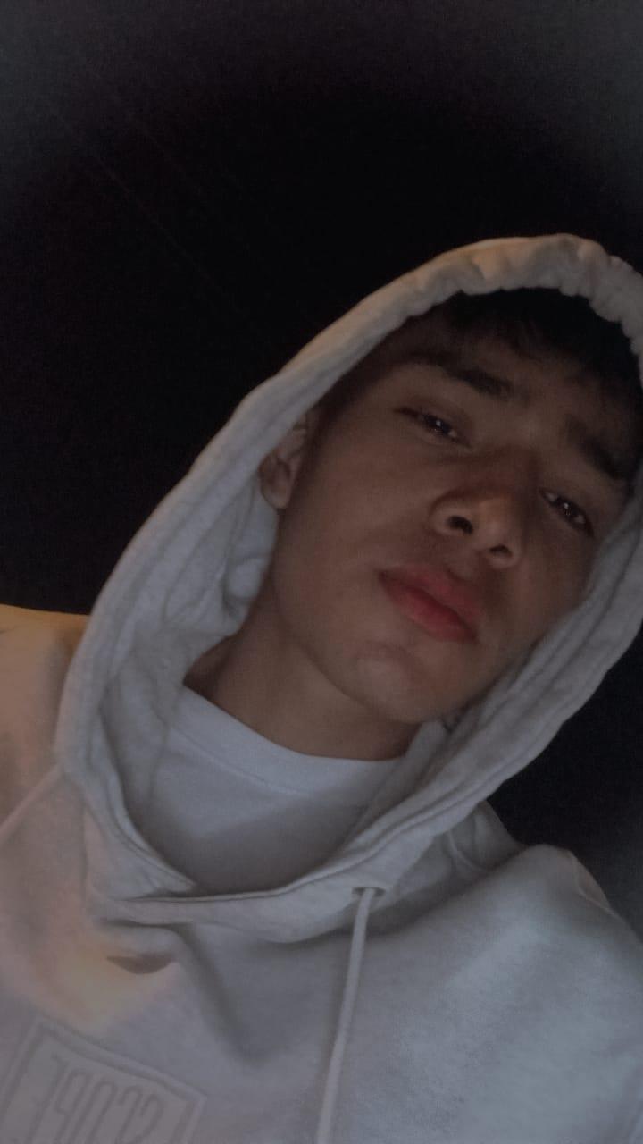Hunter_Booy Live Image