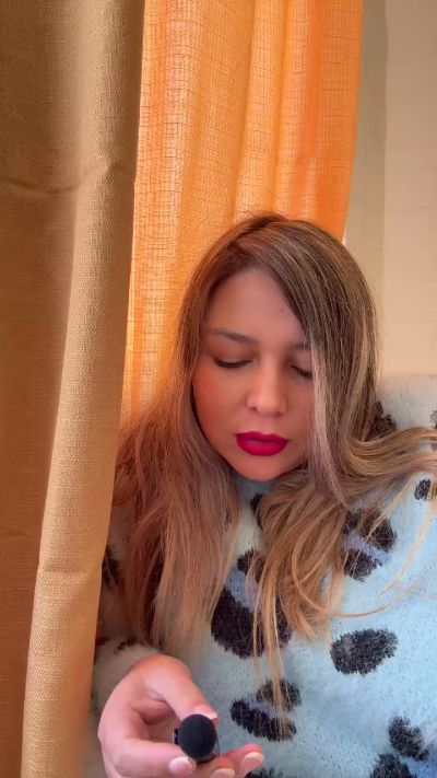 Javiera0809 Live Image