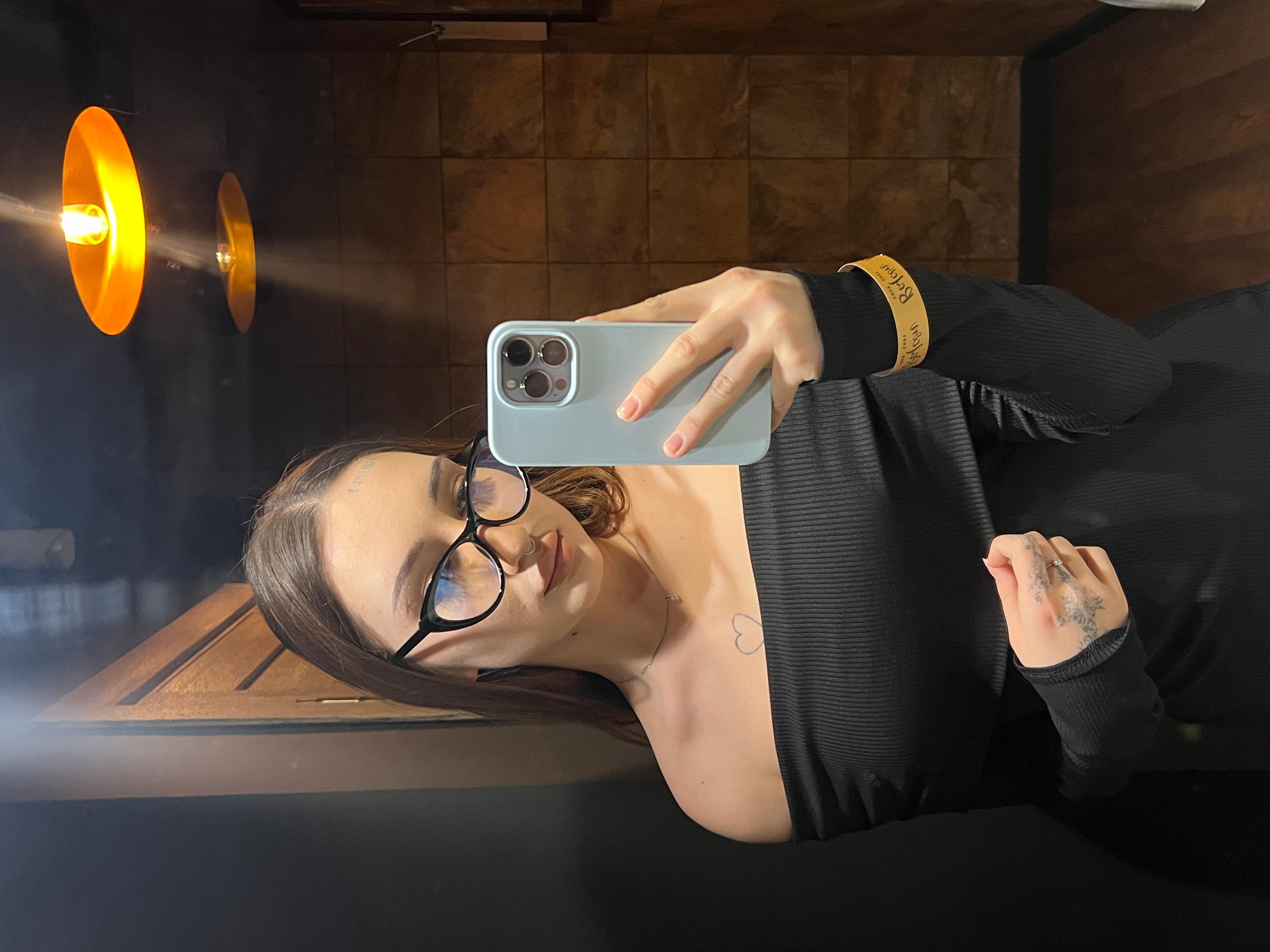 Judy_Tate Live Image