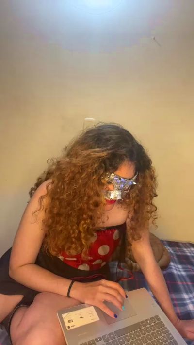Luana_Powerful Live Image