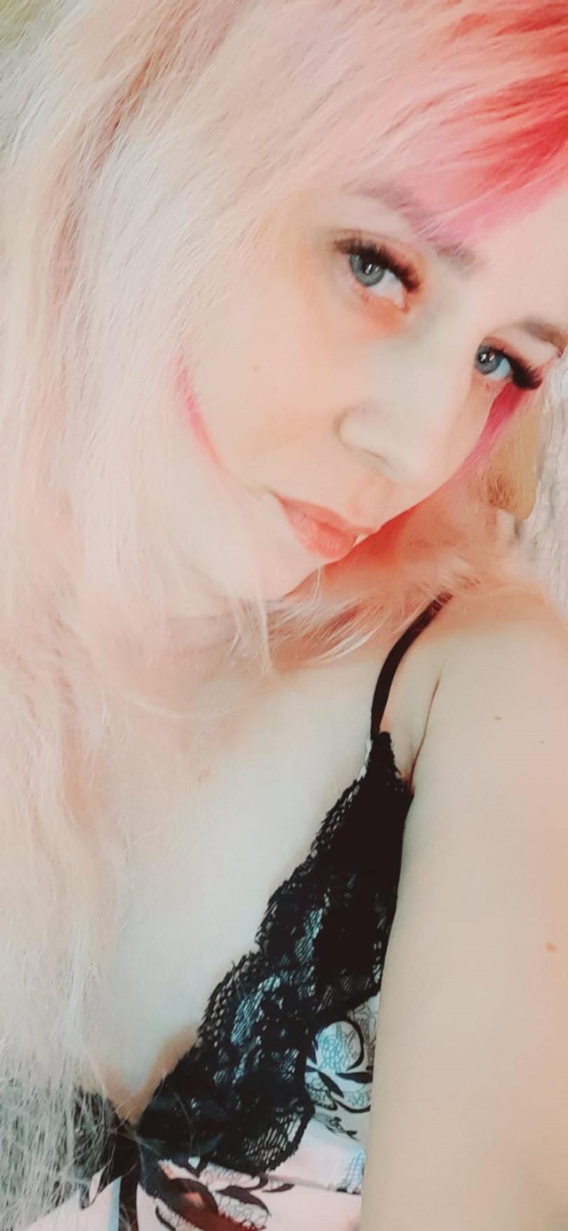 Nicolette69v Live Image