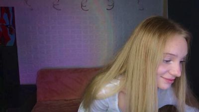 SandraSanvee Live Image
