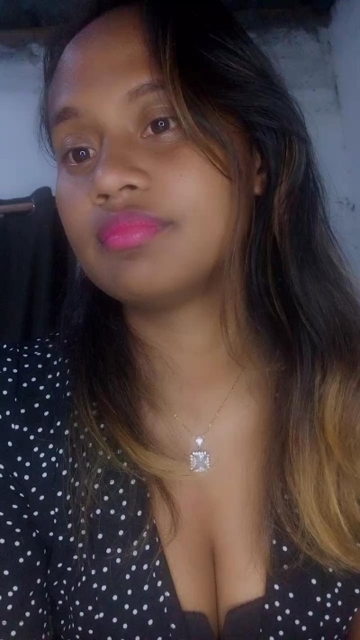 Sharonne07 Live Image