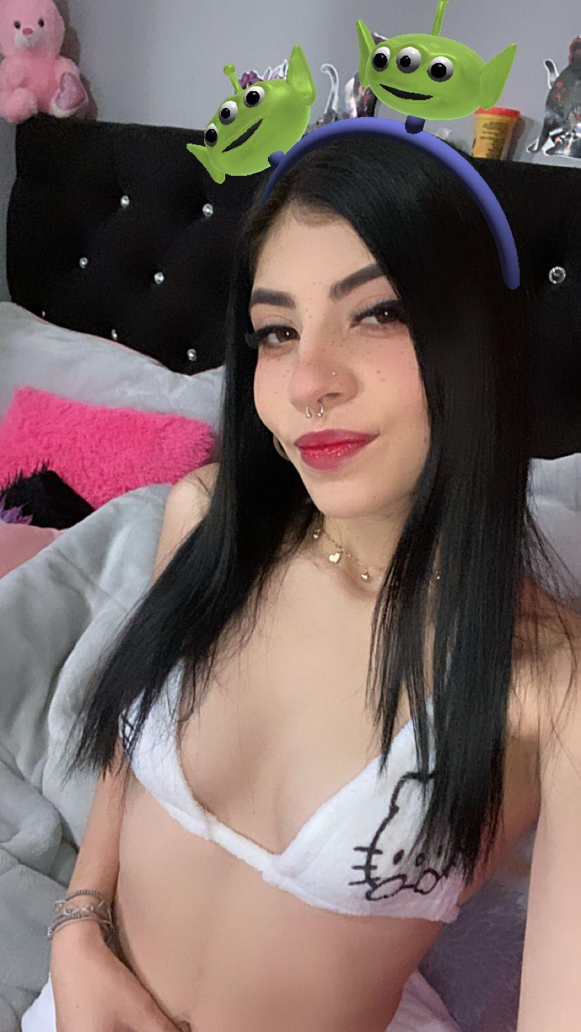 Snow_Whitee Live Image