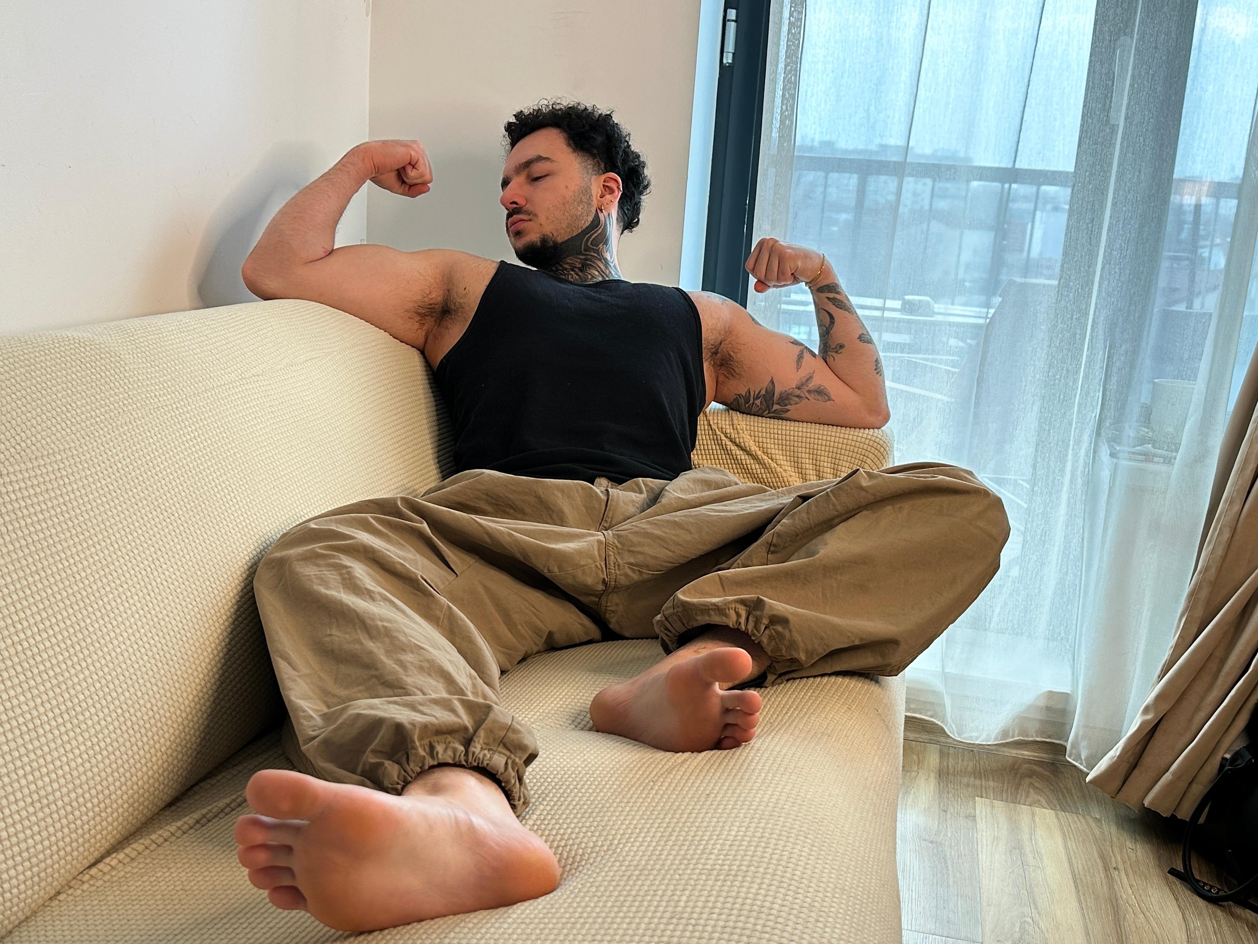TattedCurls Live Image