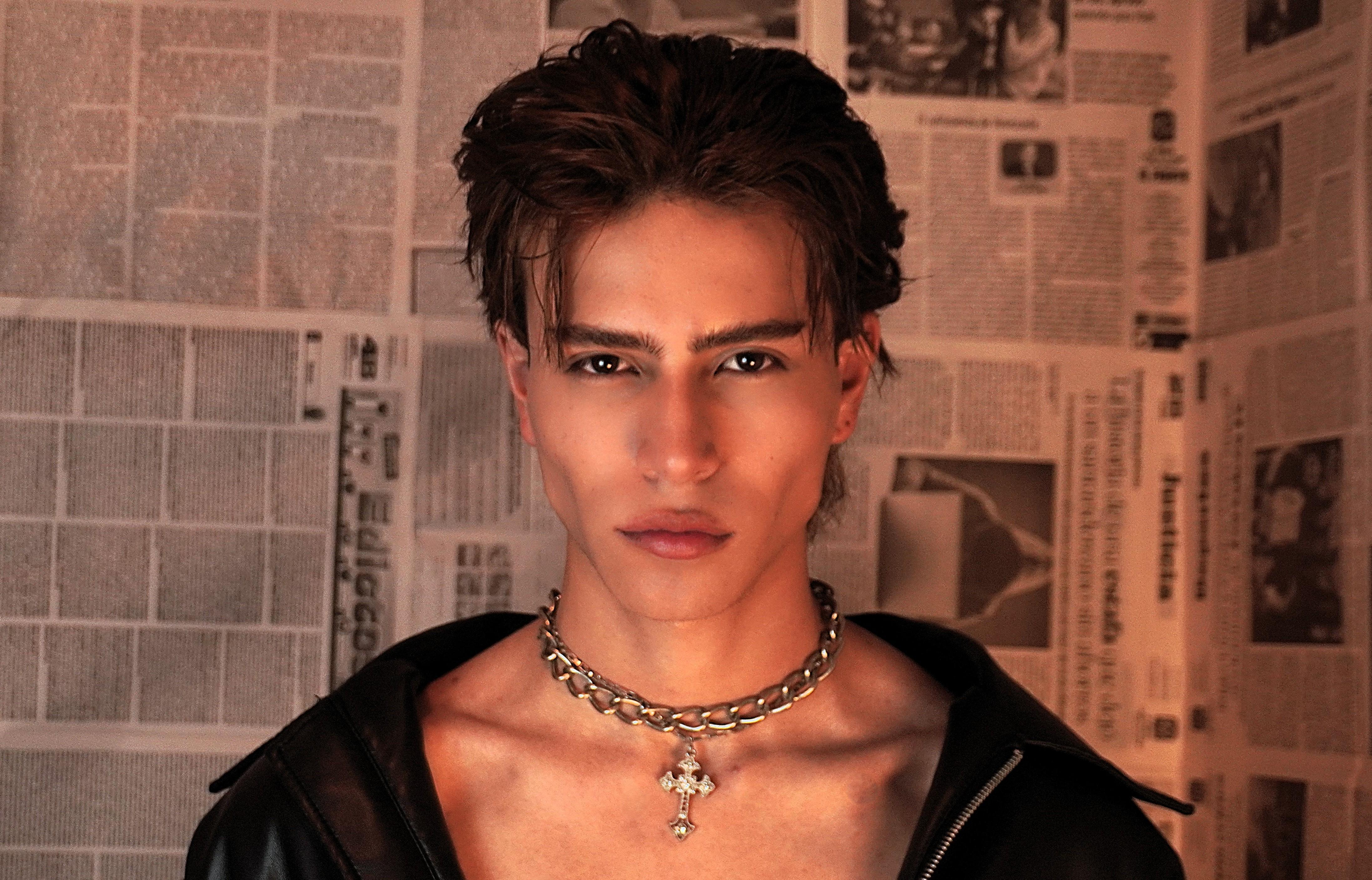 christopher_771 Live Image