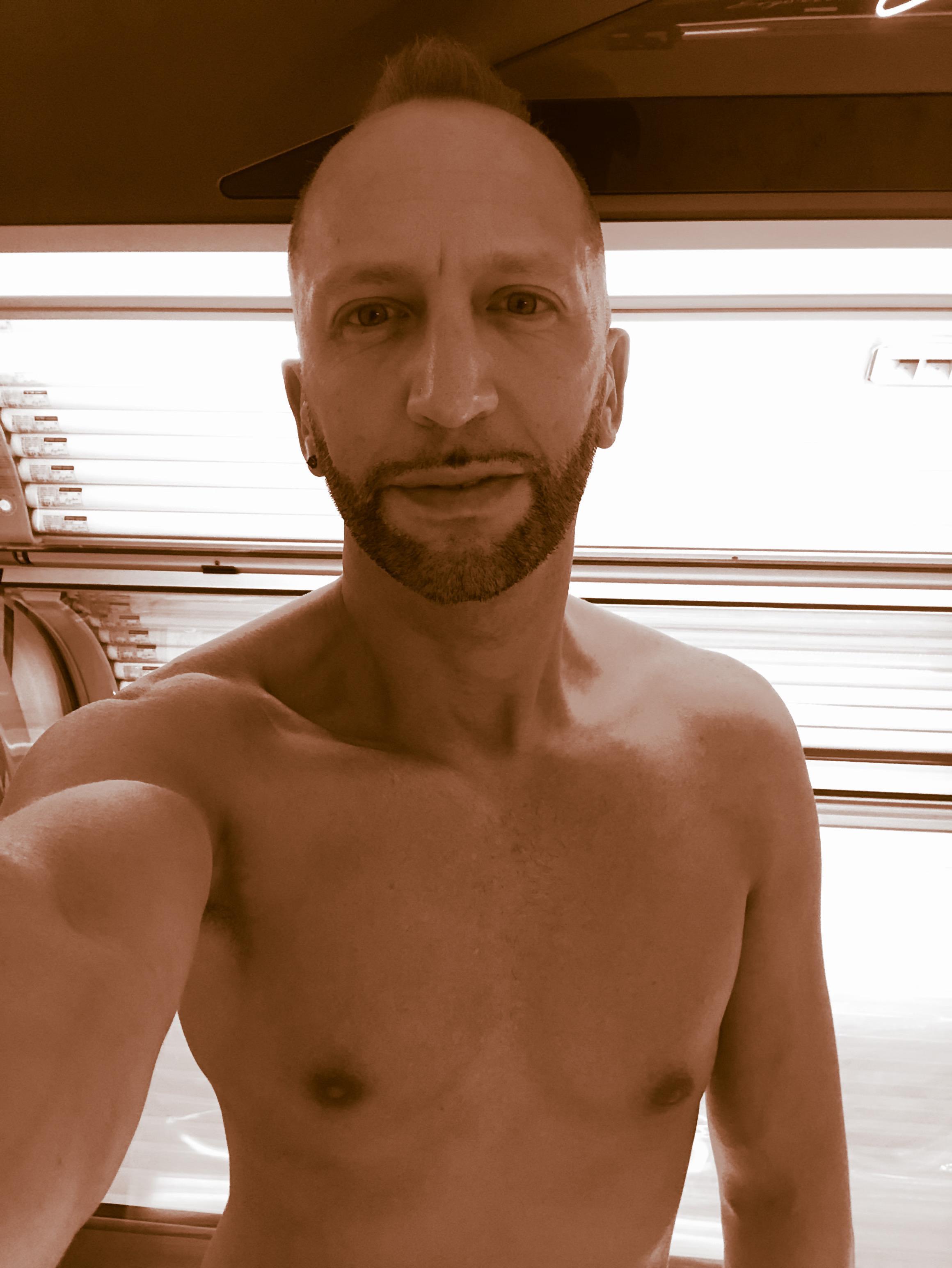 danieldb_hot Live Image