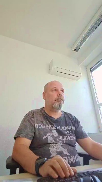 german_9inch Live Image