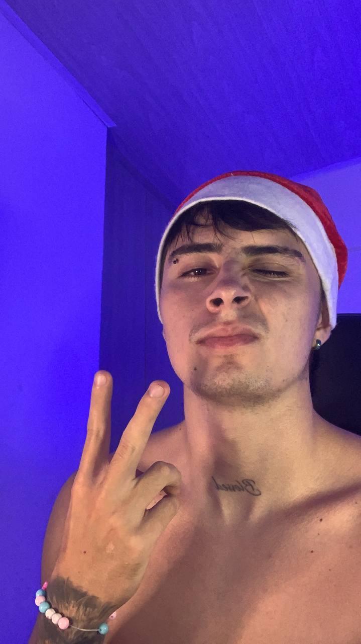 nico_adams1 Live Image