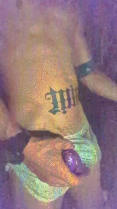 rockhardstud69 Live Image