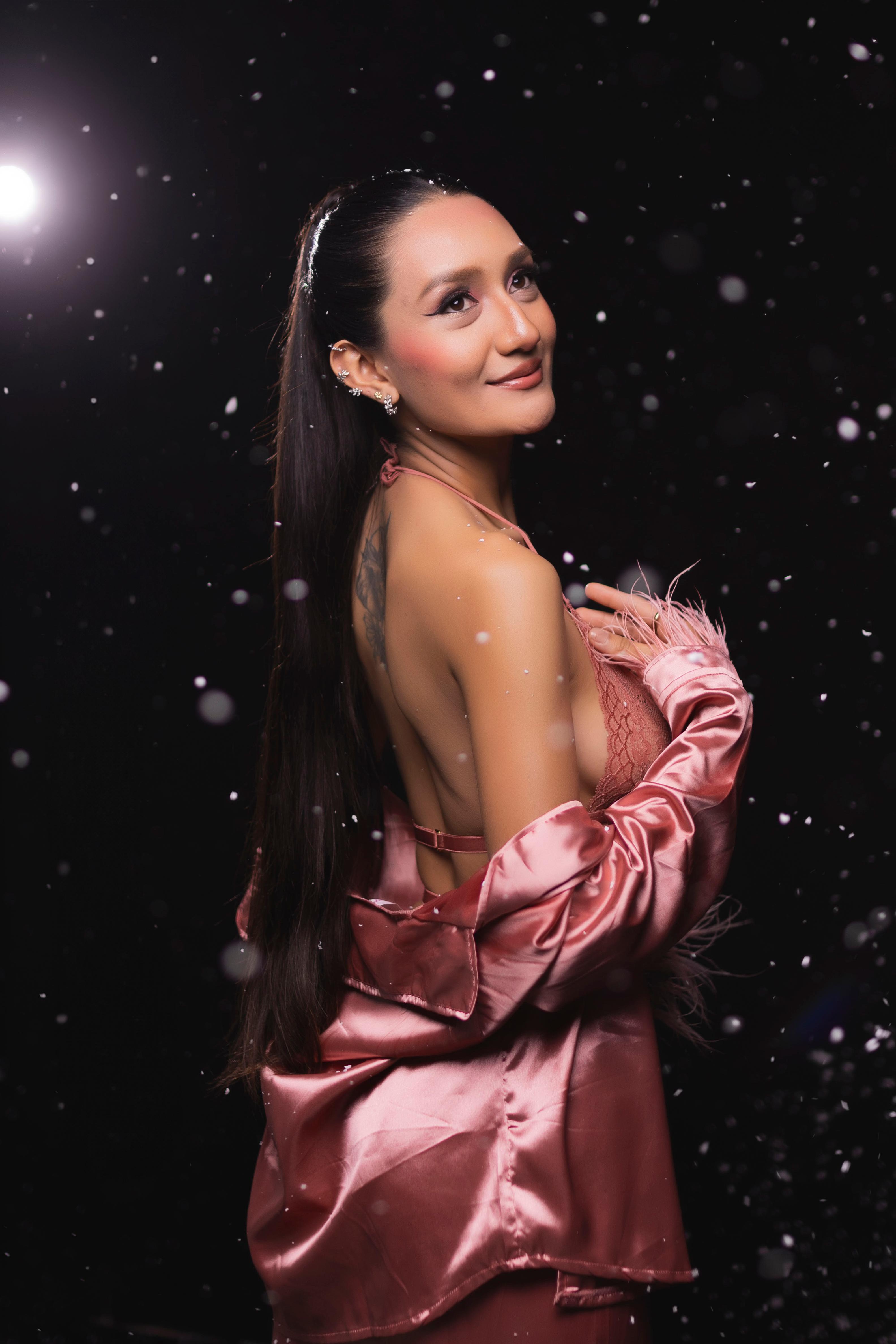 sylvialeos_ Live Image