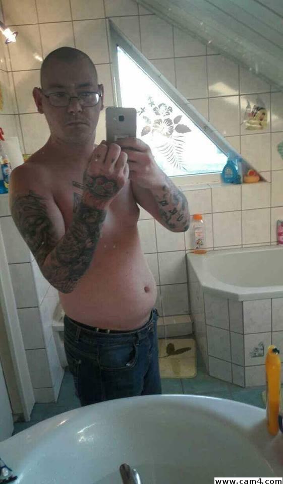 tattoomonster87 Live Image