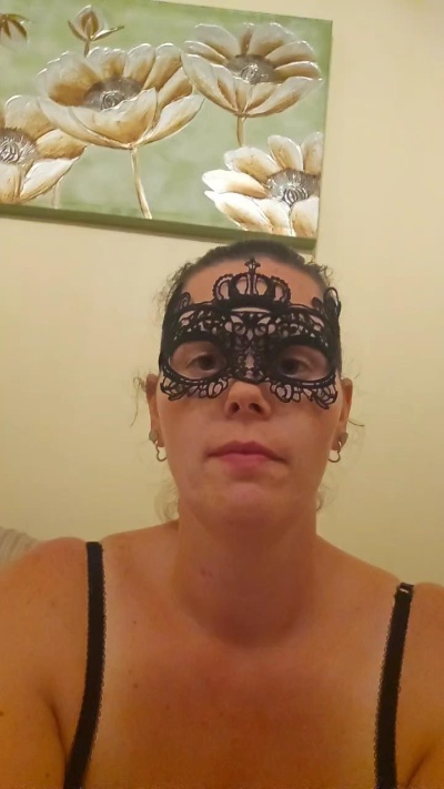 AstridXOX live from United Kingdom