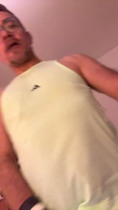 BR1ANah live from United Kingdom