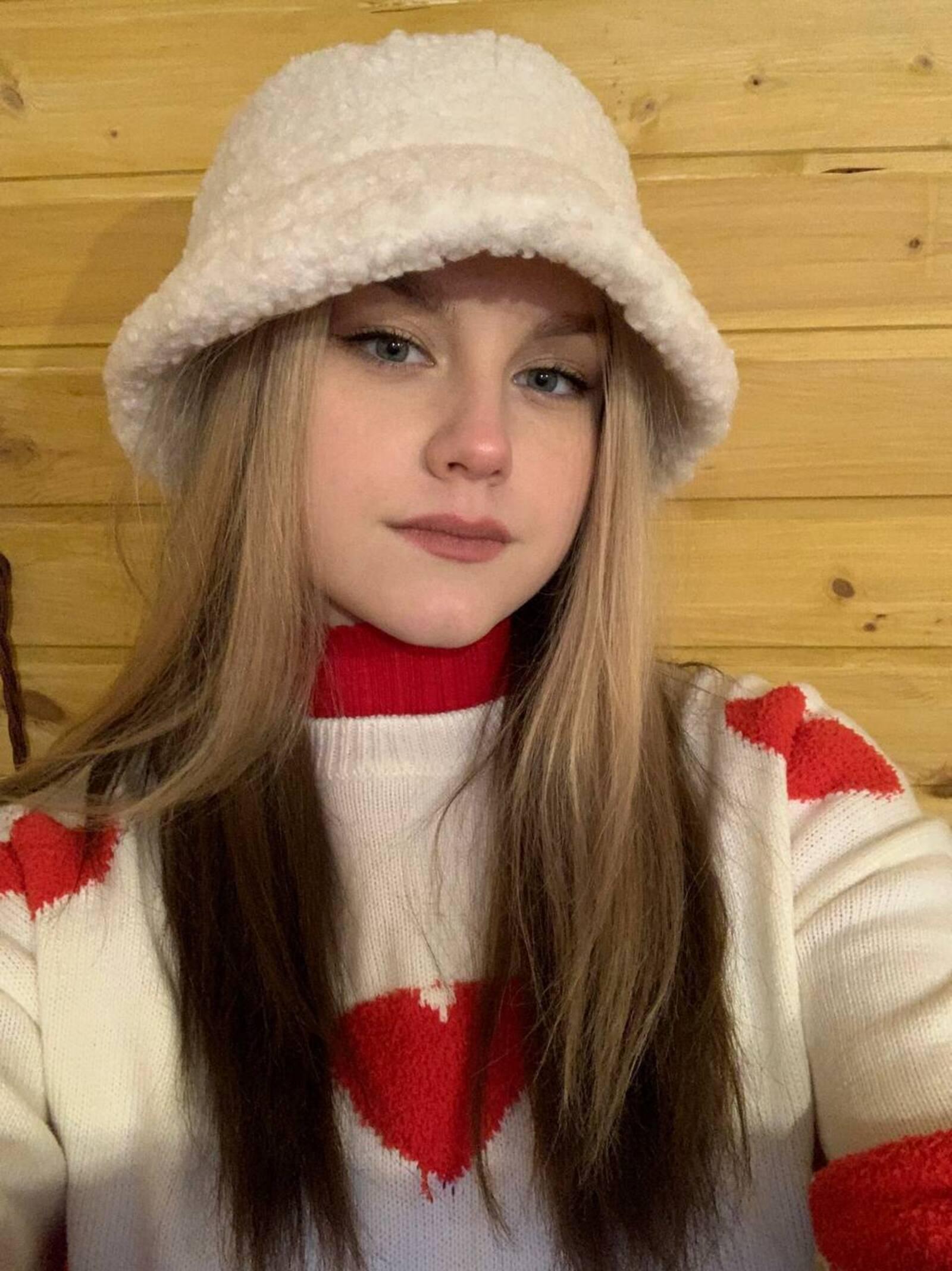 BethanyLeaper live from France