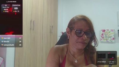 BustyXMilf live from Colombia