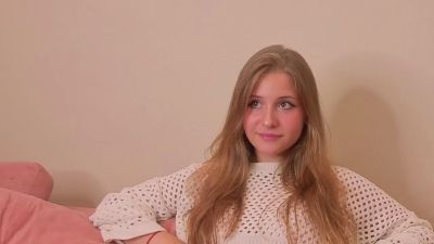 EllamaeWerley live from Spain