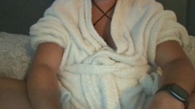 FlirtyFraya live from United Kingdom