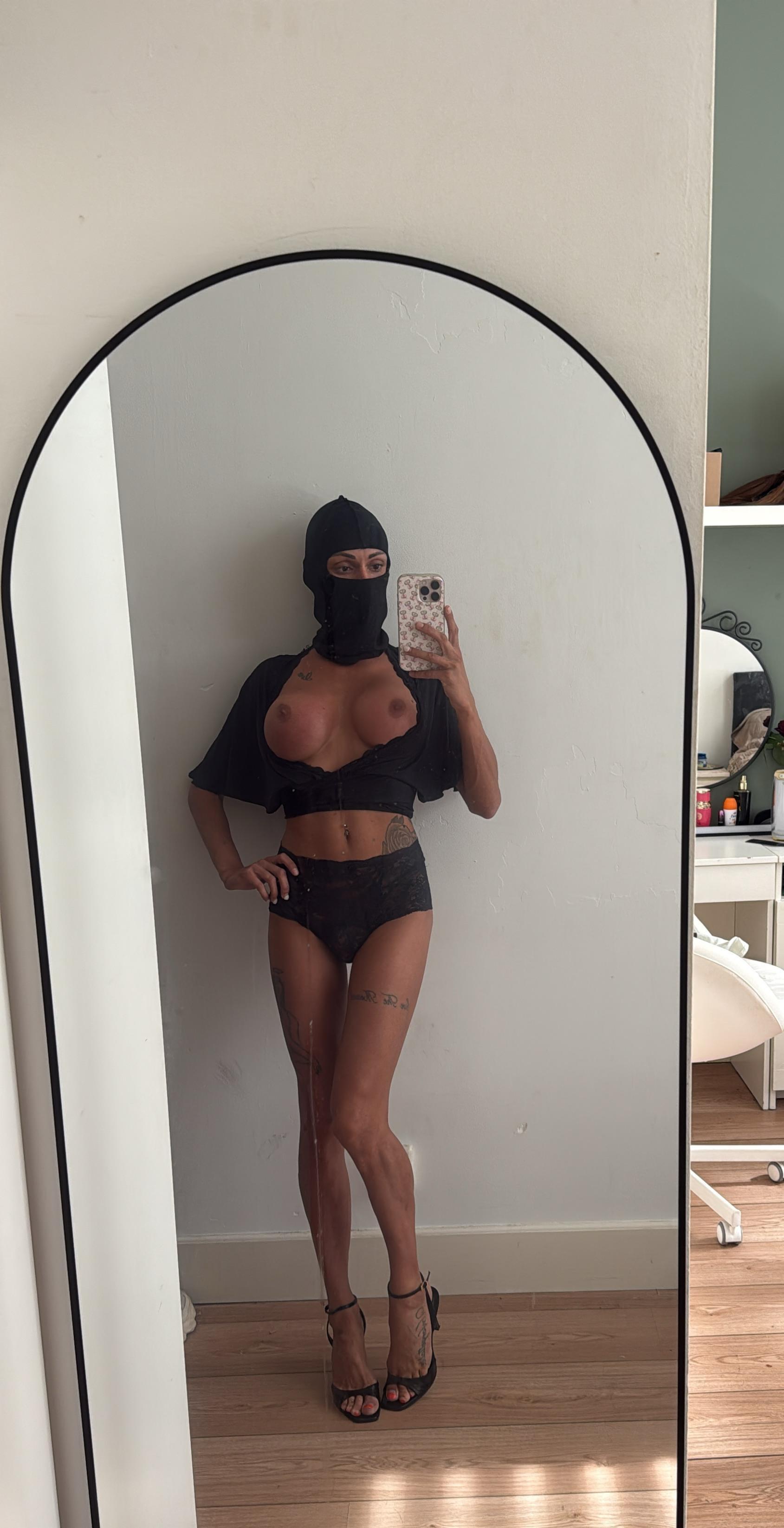 IvonBella live from Netherlands