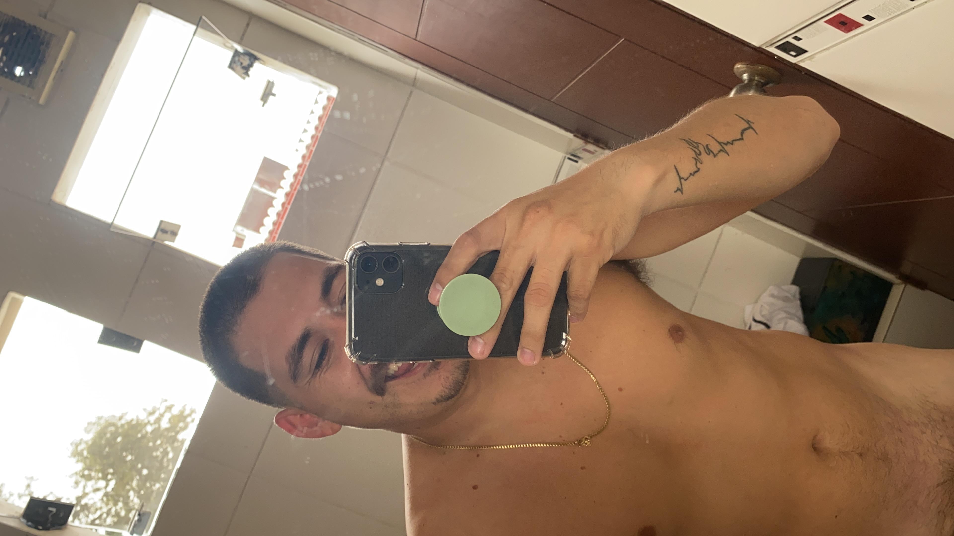 Javier00282 live from Peru