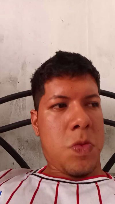 Juankafelipel live from Colombia