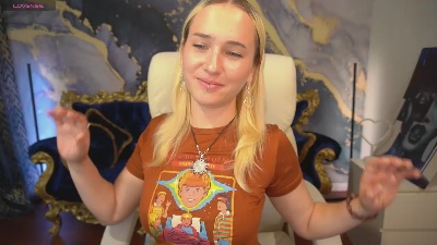 LiliElfie live from Ukraine