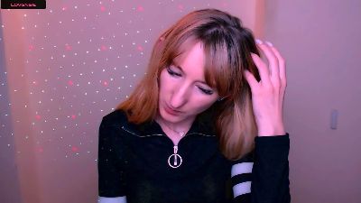 LillyBluee live from Netherlands