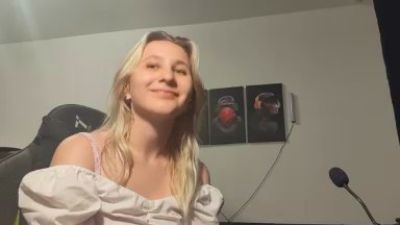 MitziZanueta live from United Arab Emirates