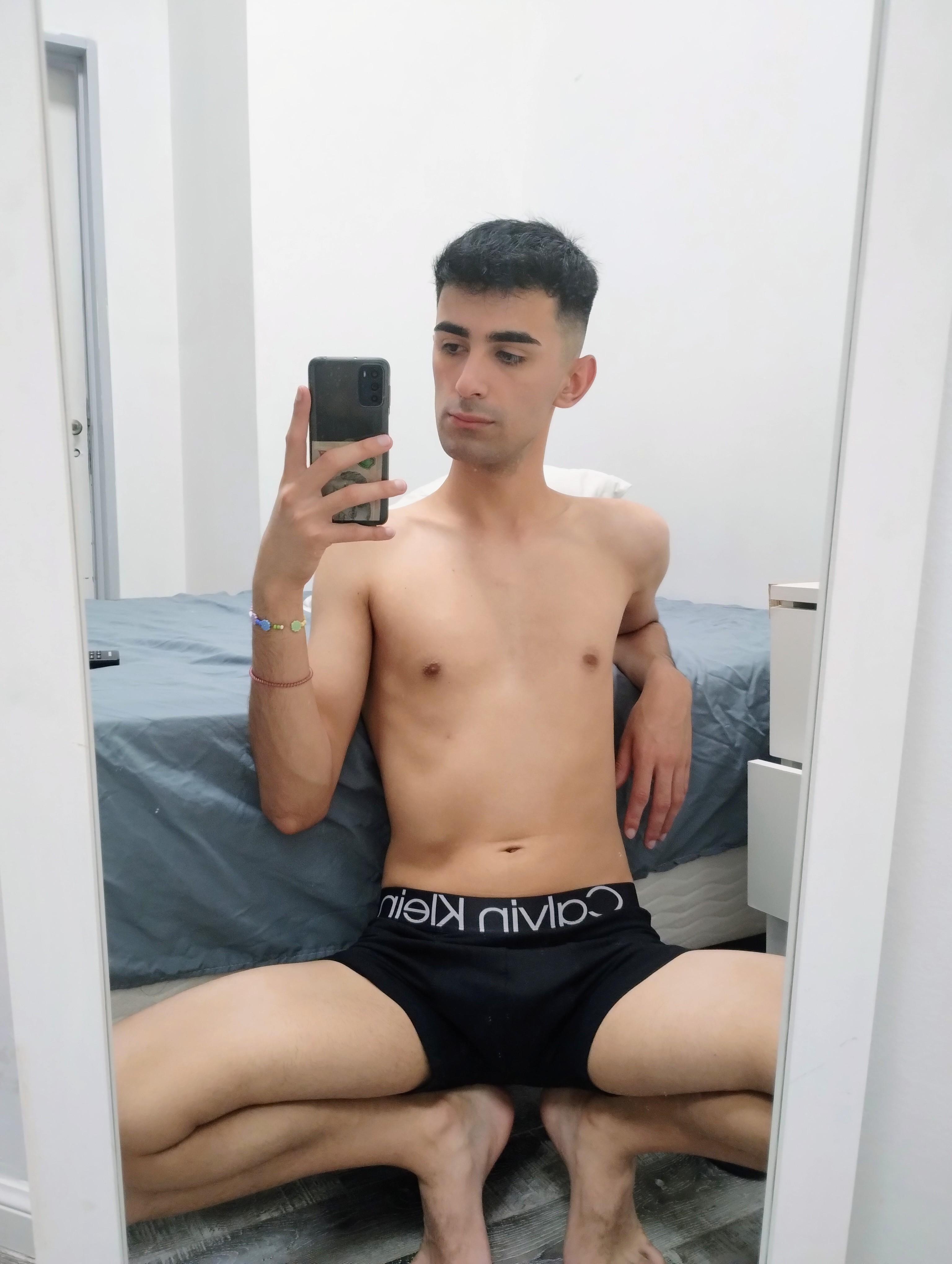 Naughtyperrito live from Argentina
