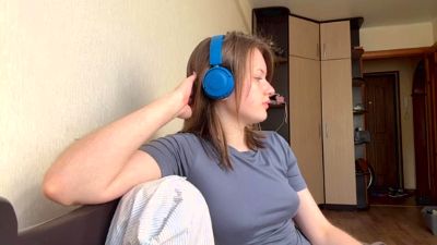 NettieSaunier live from France