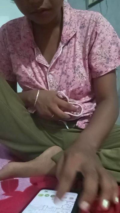 Simmi_2000 live from United States