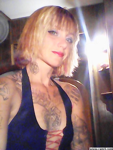 Tat2edmama88 live from United States