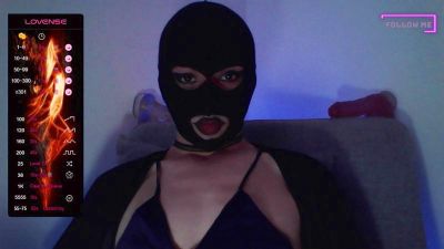 Tathii_Delvey live from Colombia
