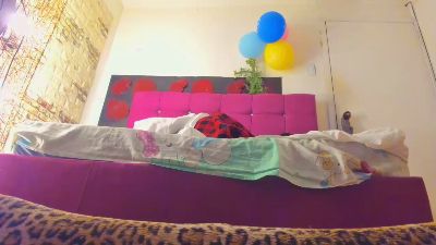 VIOLETA1X_ live from United States