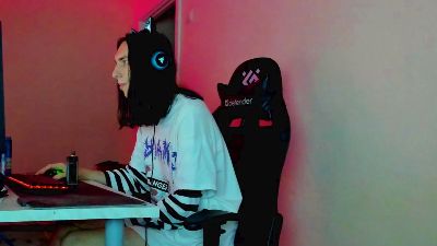 Young_nymph live from United States