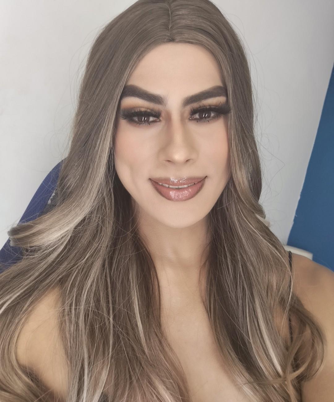 aurimevalentina live from Colombia