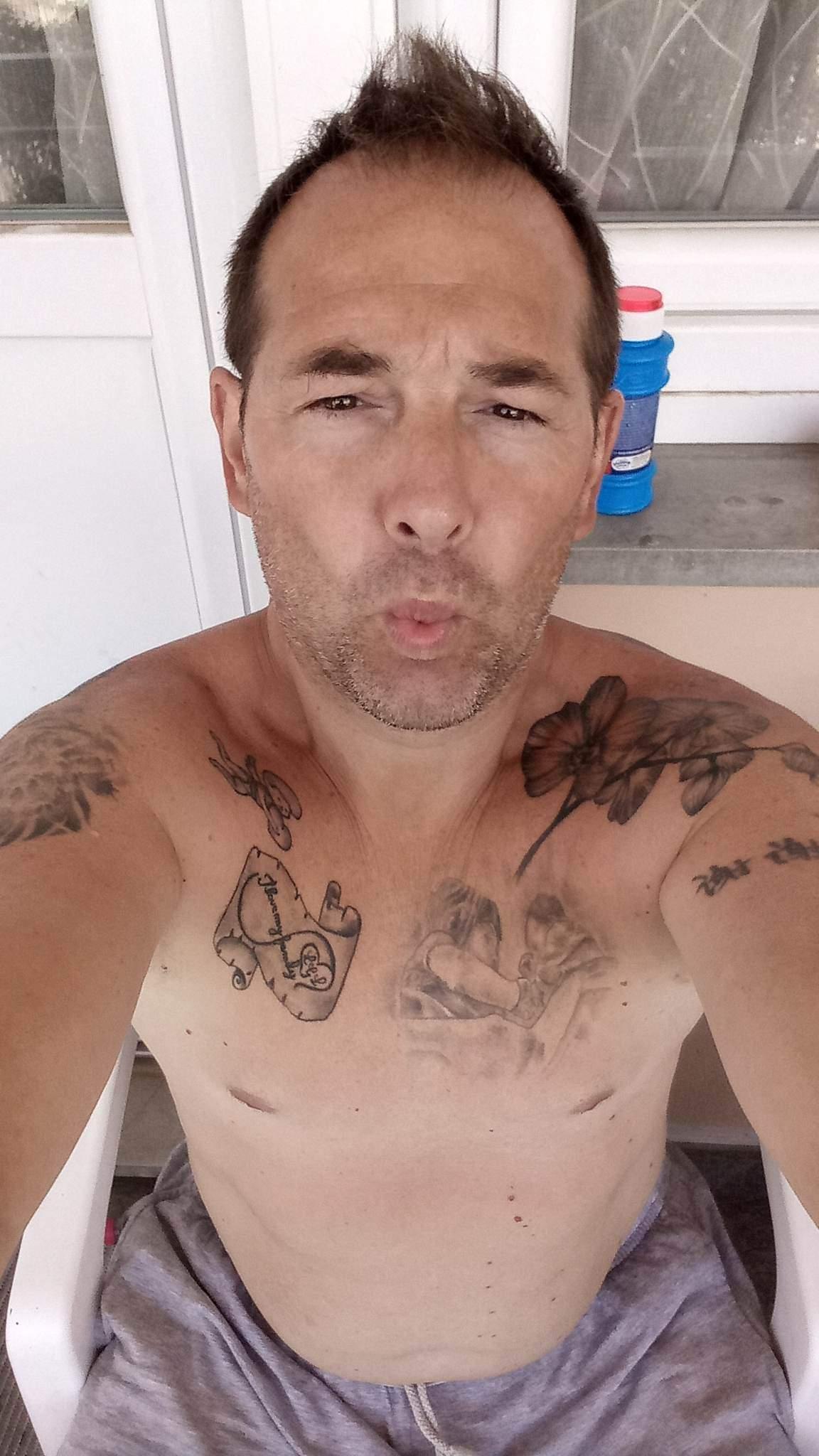 bonoegy_hot live from Italy