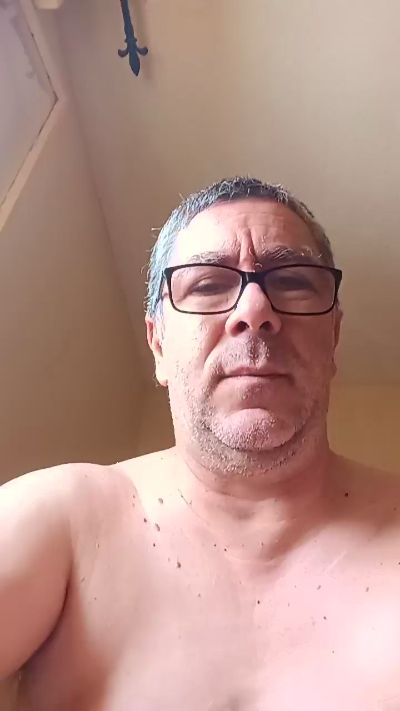 hola_soy_gato live from Spain