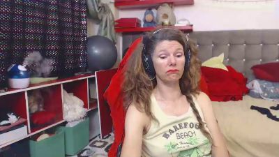 kellynumber8 live from United Kingdom