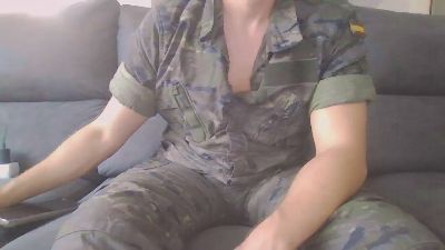 militar_guap live from Spain