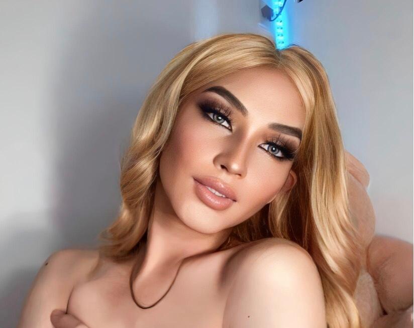 scarletwhitex live from United States