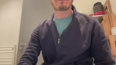 short_and_cute live from United Kingdom