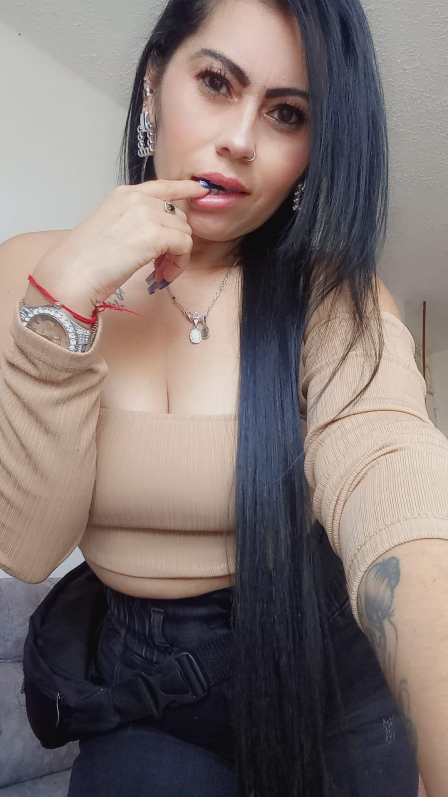taniamature live from Colombia